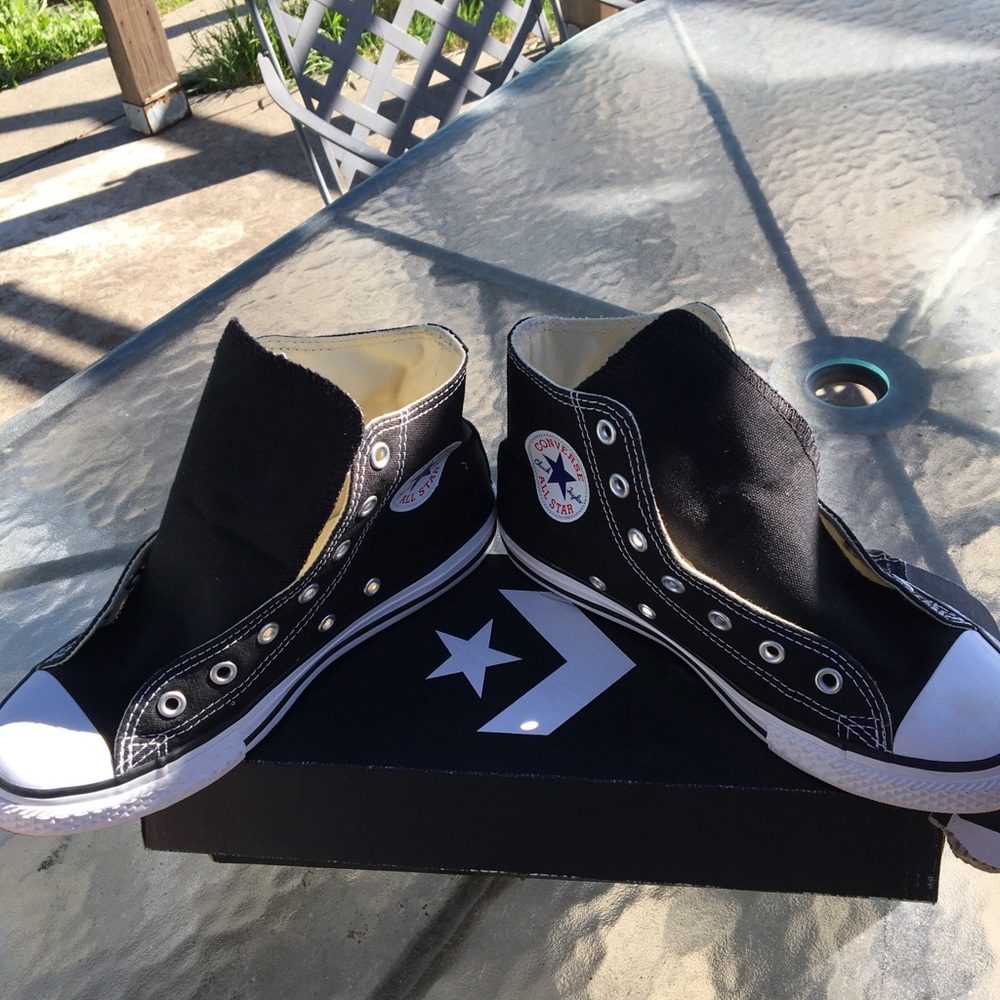 Black and white converse !
